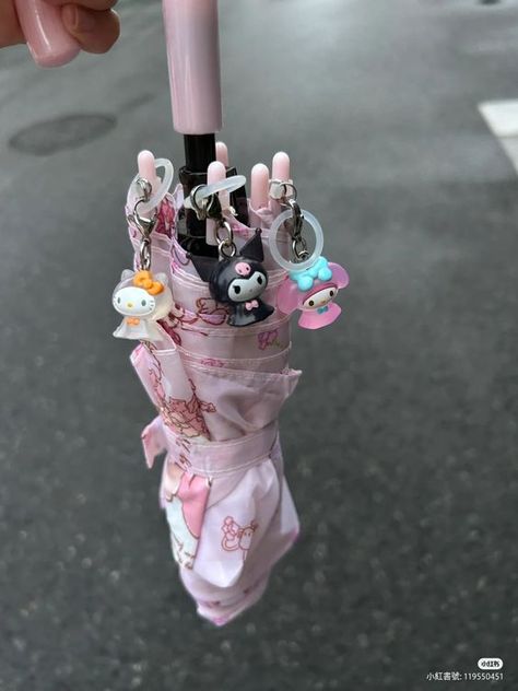 Sanrio Umbrella, Sanrio Keychain, Cute School Stationary, Desain Buklet, Hello Kitty Aesthetic, Hello Kit, Stationary School, Pink Girly Things, Hello Kitty Items