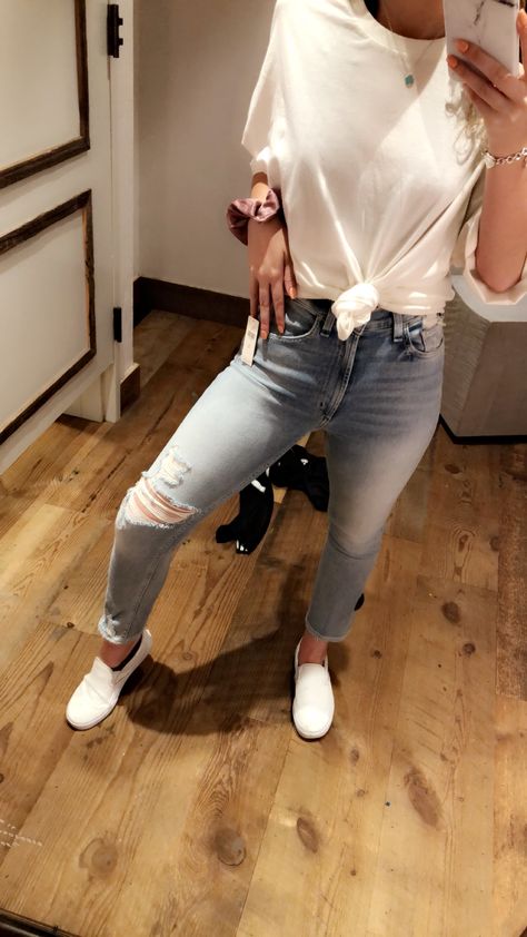 -White All Saints Tee -McGuire Jeans -White Vans White Vans Slip On Outfit, Jeans Vans Outfit, White Vans Outfit Women, Vans With Jeans, White Vans Outfit, Vans Outfits, How To Wear Vans, Jeans And Vans, Tenis Vans