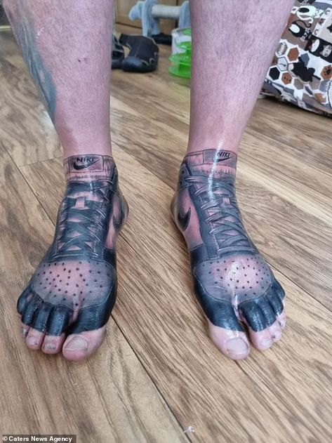 Feet Tattoos Men, Feet Tattoos For Men, Tattoo Pairs, Best Mens Shoes, Inspirational Wrist Tattoos, Nike Tattoo, Shoe Tattoo, Mens Shoes Casual, Brian Dawkins