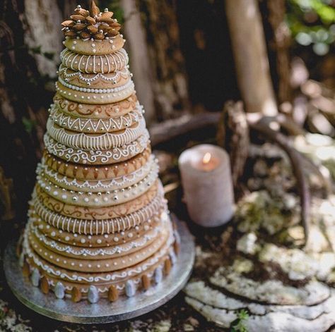 Doing things differently with a Danish Kransekake wedding cake 😍❤️✨ Beautiful detail by @gingerbreadmaid for @theweddingspark 👰🏻🐝💕 Gingerbread Wedding, Wedding Cakes Designs, Arch Wedding Backdrop, Norwegian Recipes, Wedding Cake Trends, Cakes Fondant, Vegan Wedding Cake, Wedding Cake Alternatives, Norwegian Food