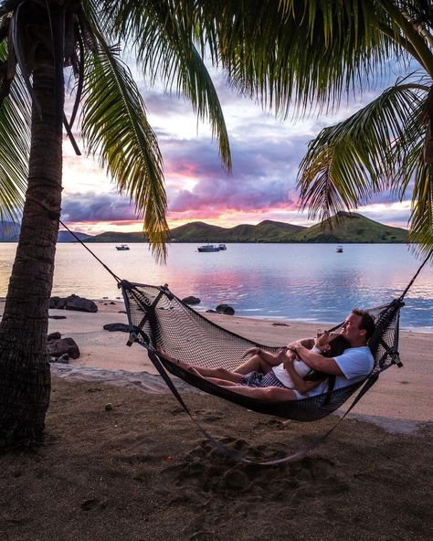 KATE & OLLY | TRAVEL COUPLE on Instagram: “SWIPE into the video to see our attempts at mastering the hammock 🤪😆 And we can assure you, we hadn’t had any drinks either....yet! • #love…” Couple On Hammock, Hammock Poses Photo Ideas, Hammock Photos, Cancun Photos, Pics Poses, Vacation Pics, Vision 2024, Beach Hammock, Family World