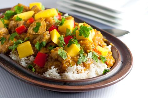 Slow Cooker Thai Mango Chicken. One of our favourite family meals, now made even easier by cooking it in a slow cooker! Thai Mango Chicken, Mango Habanero Chicken, Thai Coconut Rice, Habanero Chicken, Mango Chicken Recipes, Slow Cooker Thai, Thai Mango, Mango Chicken, Icing Recipes