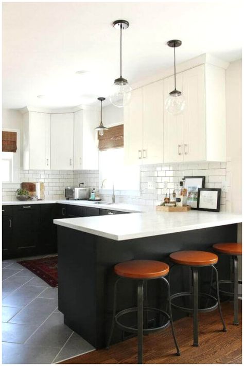 Peninsula With Stove, Black Kitchen Island Ideas, Kitchen Layout With Peninsula, Peninsula Kitchen Ideas, Cabinet Makeover Ideas, Kitchen Black Counter, Kitchen Cabinet Makeover, Peninsula Kitchen, Modern Mid Century Kitchen