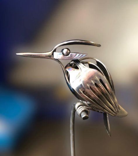 Birds Made From Silverware, Welded Spoon Art, Welding Crafts Junk Art, Spoon Sculpture, Flatware Art, Fork Art, Cutlery Art, Welding Crafts, Silverware Art