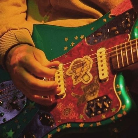 Decorate Guitar, Where Did You Sleep Last Night, Hippie Music, Guitar Obsession, I'm With The Band, Music Aesthetic, Guitar Design, Cool Guitar, Playing Guitar