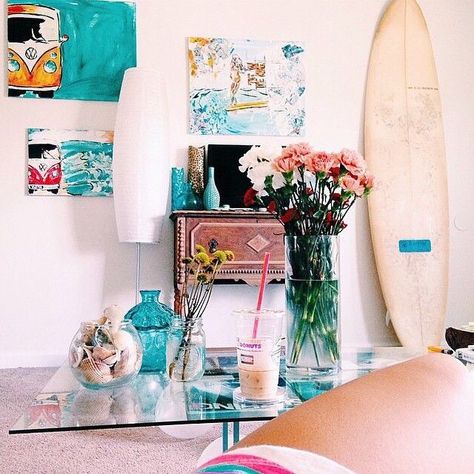 Surfer Bedroom, Surfer Room, Beach Bedrooms, Beachy Bedroom, Surf Room, Beach Room, Beach Bedroom, Beach Bungalows, Room Goals