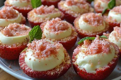 Cheesecake deviled strawberries - recipestasteful Strawberry Cheesecake Deviled Eggs, Unique Cheesecake Recipes, Deviled Strawberries, Unique Cheesecake, Art Preschool, Coconut Cheesecake, Cheesecake Filling, Merit Badge, Cheesecake Bites