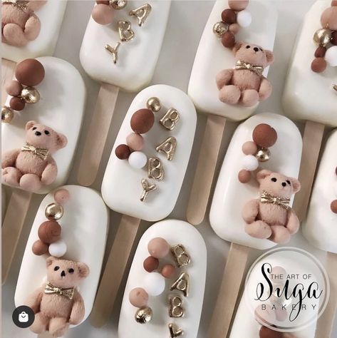 Bear Baby Shower Cake, Baby Shower Themes Neutral, Classy Baby Shower, Bear Baby Shower Theme, Cake Pop Decorating, Baby Shower Dessert Table, Boy Baby Shower Ideas, Baby Shower Cake Pops, Teddy Bear Cakes