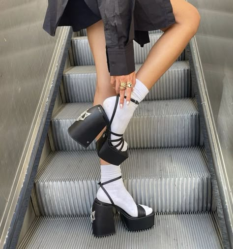 Black Sandals Outfit, Style Inspo Summer, Heels And Socks, Y2k Heels, Prom Dress Shoes, Sock Outfits, Heels Outfits, Sandals Outfit, Fancy Shoes