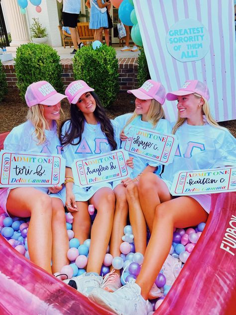 preppy, ole miss, cute, pink Circus Bid Day Theme, Carnival Bid Day Theme, Circus Bid Day, Bid Day Signs, Unique Bid Day Themes, Sorority Bid Day Themes, Sorority Rush Week, Preppy Sorority, Sorority Themes