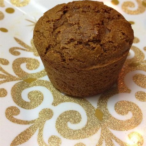 Gingerbread-Pear Muffins Pear Muffins Recipes, Pear Gingerbread, Pear Muffins, Gingerbread Muffins, Strawberry Muffins, Pear Recipes, Oatmeal Muffins, Gingerbread Recipe, Popular Recipes