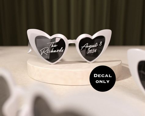 White Heart Sunglasses Wedding, Personalised Wedding Sunglasses, White Sunglasses Wedding, Wedding Guest Sunglasses, White Designer Sunglasses, Wedding Party Sunglasses, Wedding Heart Glasses, Wedding Sunglasses Trend, Wedding Sunglasses For Guests