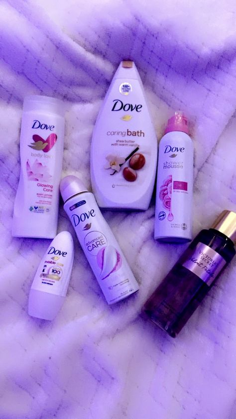 #dove #aesthetic #douche #victoriasecret #water #smellinggood #showerroutine #pink Bodywash Aesthetic, Dove Aesthetic, Dove Shampoo, Shower Essentials, Perfume Organization, Fragrances Perfume Woman, Body Hygiene, Hygiene Care, Shower Skin Care