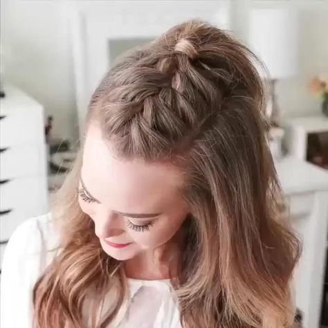 Hair Braid Videos, Peinados Fáciles Para Cabello Corto, Front Hair Styles, Girl Haircuts, Penteado Cabelo Curto, Hairdo For Long Hair, Hair Stylist Life, Braided Hairstyles Easy, Short Hair Styles Easy