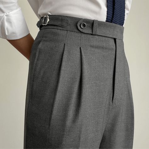 Classic Double-Pleated Suit Grey Pants Brand: Oxforder Ideal for formal and business settings, our double-pleated pants effortlessly combine style and functionality. Elevate your wardrobe with these impeccably tailored trousers that ensure a polished and neat appearance. Embrace the timeless charm of double-pleated pants and experience the perfect blend of fashion and comfort. What Are Double-Pleated Pants? Double-pleated pants are a style of trousers with two pleats, or folds, on each side of t Double Pleated Pants Men, Office Men Outfit Business, Classic Trousers Man, Double Pleated Trousers Men, Grey Slacks Outfit Mens, Tailored Pants Outfit Men, Formal Pants For Men Style, Pleated Pants Outfit Men, Pleated Trousers Outfit