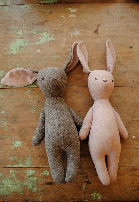 Bunnies for more active playtimes Wolf Stuffed Animal, Dystopia Rising, Rabbit Soft Toy, Toy Maker, Fabric Toys, Doll Sewing Patterns, Bunny Doll, Baby Diy, Bunny Toys