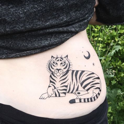 @maiflys • Instagram photos and videos French Tattoo, Bone Tattoo, Single Needle Tattoo, Collar Bone Tattoo, Sleeves Ideas, Collar Bone, Tiger Tattoo, Flash Tattoo, Infinity Tattoo