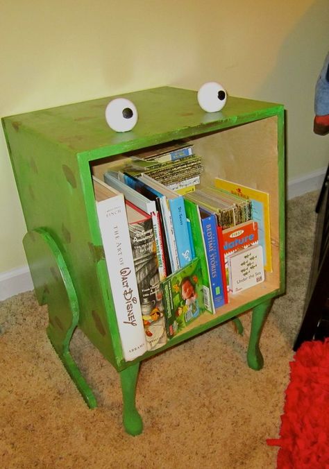 Frog Themed Furniture, Novelty House Decor, Frog Room Decor, Frog Furniture, Frog Table, Frog Decorations, Frog Items, Frog Things, Frog Stuff