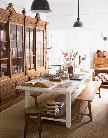 A Dining Table: In the library of a California home, a large table serves as both a desk and formal eating area. Home Library Design Ideas, Home Library Decor, Office Organization Tips, Cool Home Office, Home Library Design, Craft Room Office, Decoration Inspiration, Home Office Organization, California Homes