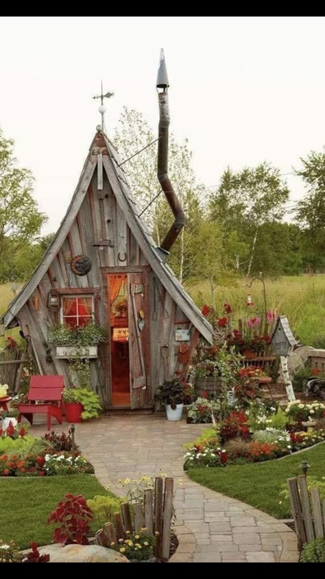 Crooked House, Potting Sheds, She Sheds, Shed Ideas, Garden Sheds, Potting Shed, Tree Houses, Style At Home, Shed Plans