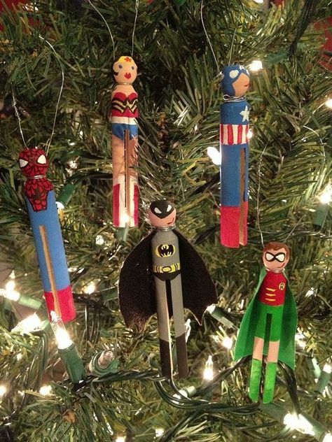 Martha Stewart Living segment producer Lenore Welby has been making these playful doll ornaments out of old-fashioned wooden clothespins for years. Man Home Decor, Clothes Pin Ornaments, Superhero Christmas, Doll Ornaments, Wooden Clothespins, Clothespin Dolls, Clothes Pin Crafts, Wooden Doll, Ninja Turtle