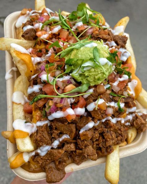 (OC) Asada fries #food #delicious #eating #photography Eating Photography, Carne Asada Fries, Extreme Food, Meal Prep Clean Eating, Restaurant Ideas, Dinner Meals, Carne Asada, Beautiful Food, Food Cravings