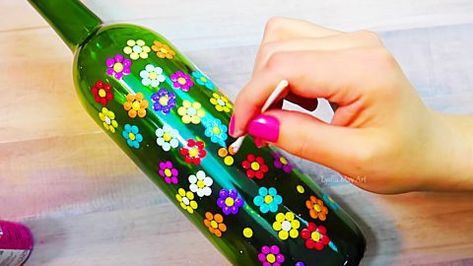 How To Color Wine Bottles, Painting Ideas For Adults, Easter Wine Bottles, Bottle Painting Ideas, Wine Bottle Project, Painting Colourful, Leftover Wine, Diy Joy, Spring Wine