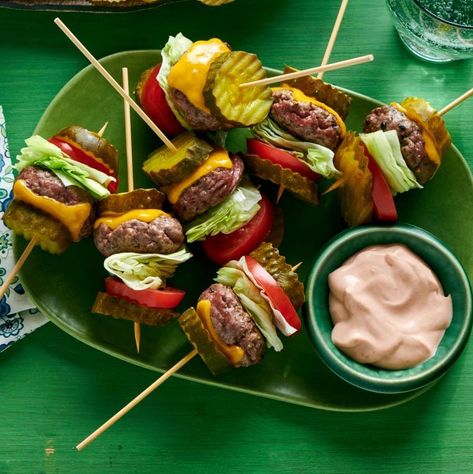 pioneer woman dill pickle cheeseburger bites Cheeseburger Bites, Easy Spring Cocktails, Shrimp Skewer Recipes, Burger Bites, Easy Summer Dinners, Best Pasta Salad, Spring Dinner, Ribs On Grill, Summer Recipes Dinner