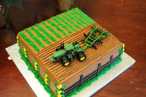 John Deere Tractor Cake, Tractor Birthday Cakes, John Deere Cake, Bolo Minecraft, John Deere Birthday Party, Farm Birthday Cakes, 4de Verjaardag, John Deere Birthday, 2 Layer Cakes