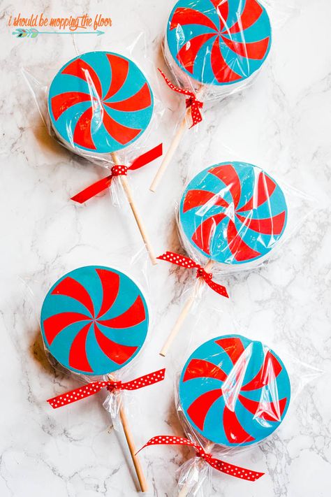 Free Printable Lollipop Ornaments | Print and assemble these whimsical ornaments for your Christmas decor. Free Printable Gumdrop Template, Styrofoam Lollipops Diy, Lollipop Christmas Ornaments Diy, Lollipop Ornaments Diy, Xmas Lollipop Decorations, Diy Peppermint Lollipop Decorations, Diy Suckers Lollipops Decor, Lollipop Holder Template, Lollipop Ornaments