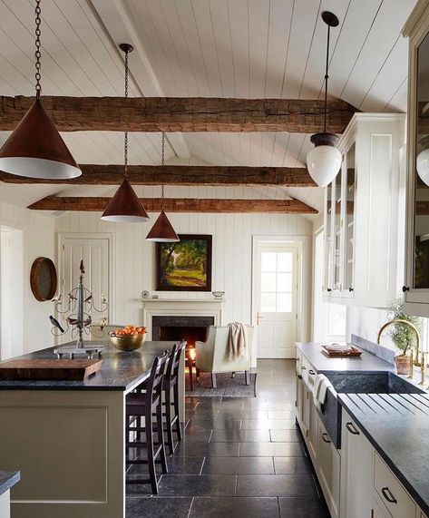 Amber Lewis (@amberinteriors) • Instagram photos and videos Modular Kitchen Design, Classic Kitchen, Exposed Beams, Kitchen Reno, Favorite Kitchen, Counter Tops, My New Room, Country Kitchen, Home Decor Kitchen