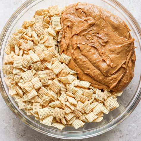 Peanut Butter Chex Bars - Fit Foodie Finds Chex Cereal Bars, Chex Bars, Peanut Butter Chex, Gluten Free Chex, Fit Foodie Finds, Chex Cereal, Gluten Free Peanut Butter, Fit Foodie, Cereal Bars