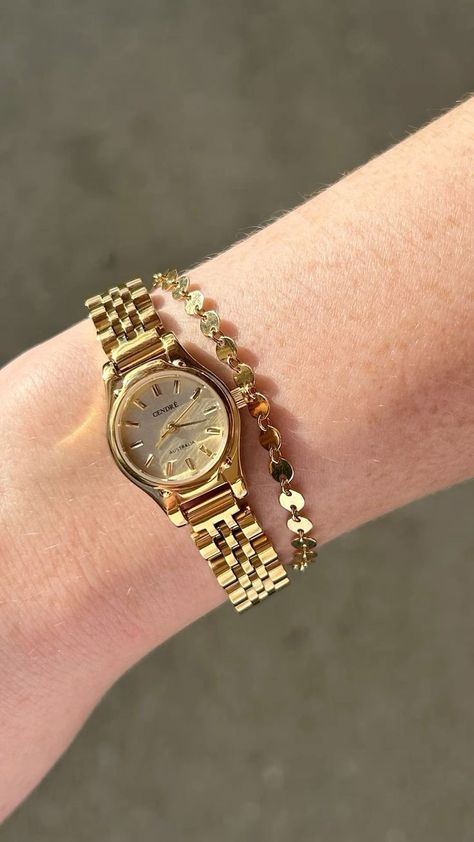 Gold Woman Watch, Outfits With Watches Women, Gold Womens Watches, Cute Gold Watch, Gold Watch Stack, Watch Gold Women's, Gold Women’s Watch, Watch Stacked With Bracelets, Gold Jwelery Designs