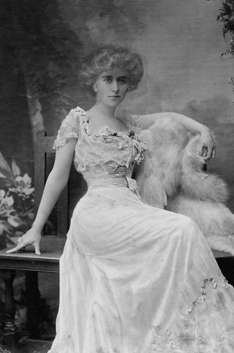 Natalie Clifford Barney. From antique-royals.tumblr.com/tagged/vintage. Natalie Clifford Barney, 1800s Dresses, Lily Elsie, 1890s Fashion, Lesbian Fashion, Masked Ball, Art Of Seduction, History Fashion, Unique Wall Decor