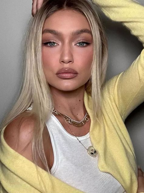 Gigi Hadid Eyes, Gigi Hadid Makeup, Gigi Hadid Hair, Timeless Makeup, Gigi Hadid Looks, Bella Gigi Hadid, Patrick Ta, Gigi Hadid Style, Hadid Style