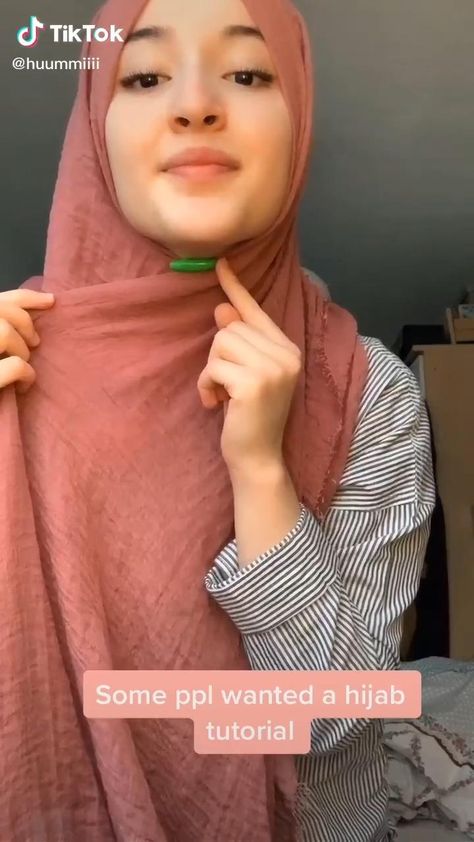 Hijab Fashion Inspiration Casual Simple, Snapchat Tiktok, Hijab Hipster, How To Wear Hijab, Islamic Hadith, Simple Hijab Tutorial, Estilo Hijab, Hijabi Outfit, Simple Hijab