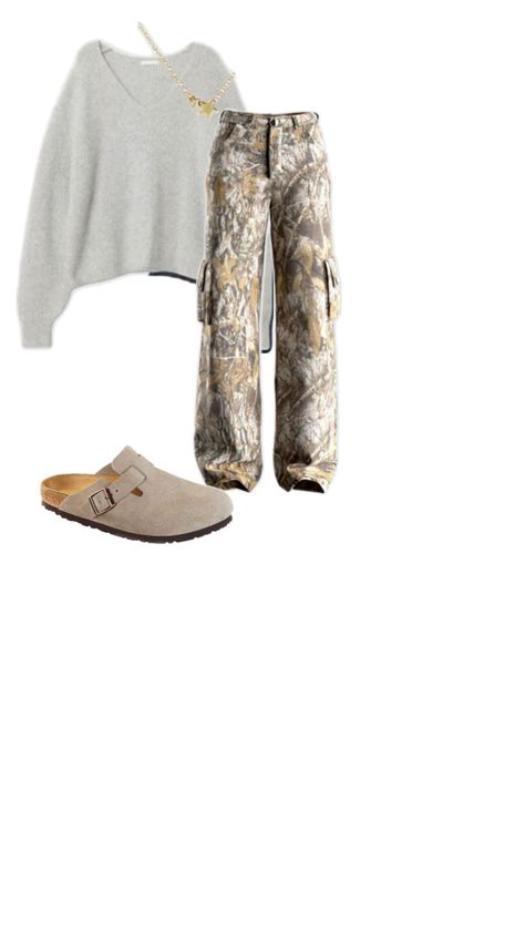 camo pants Camo Birkenstock, Clog Outfit, Birkenstock Clog, Boyfriend Outfit, Camo Pants, Grey Sweater, Birkenstock, Clogs, Camo