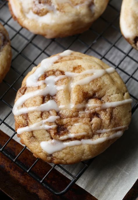 Cinnamon Roll Cookies Recipe, Cinnamon Sugar Desserts, Best Snickerdoodle Cookies, Cinnamon Roll Cookies, Crazy Cookies, Cinnamon Cookies, Cinnamon Roll Cake, Roll Cookies, Gourmet Cookies