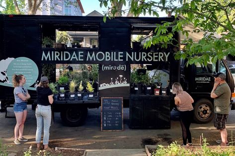 Mobile Flower Shop Ideas, Plant Truck Business, Mobile Plant Shop, Plant Truck, Flower Trucks, House Truck, Surf Bar, Plant Shops, Vernal Pool