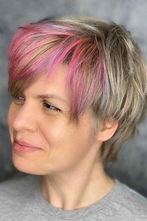 Pixie with Pastel Colored Bang ❤ #lovehairstyles #althair #hairstyles #haircuts Peekaboo Pixie Hair, Alt Hair Styles, Peak A Boo Hair, Alt Hairstyles, Girls Pixie Haircut, Alt Hair, Sunset Hair, Undercut Long Hair, Galaxy Hair