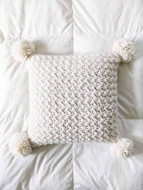 Crocheted Pillow, Modern Haken, Crochet Pillow Patterns Free, Crochet Cushion Pattern, Crochet Baby Blanket Beginner, Beau Crochet, Cushion Cover Pattern, Crochet Pillow Cover, Crochet Cushion Cover