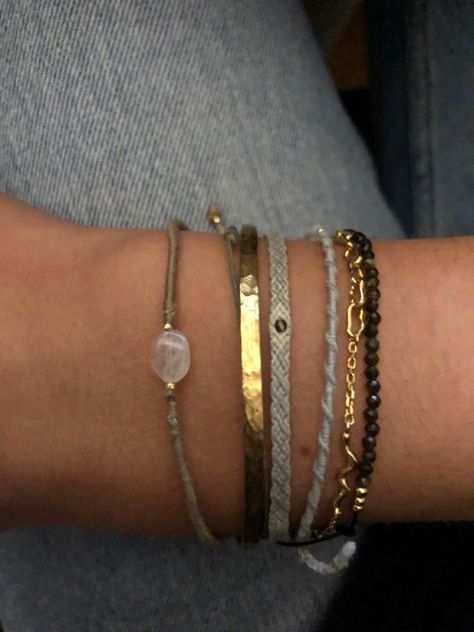 Bracelet Stack Boho, Boho Bracelet Stack, Stacked Bracelets Aesthetic, Bracelet Stack Simple, Bracelets Combo, Gold Bracelet Stack, Bracelet Combo, Boho Bracelets Stack, Gold Bracelets Stacked