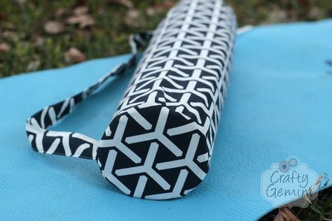 Crafty Gemini | Yoga Mat Bag- Video Tutorial | http://craftygemini.com Diy Yoga Mat Holder, Yoga Mat Sling Diy, Yoga Mat Bag Diy, Diy Yoga Mat Holder Bag, Yoga Mat Bag Tutorial, Yoga Bag Pattern, Yoga Mat Carrying Strap Diy, Yoga Mat Bag Pattern, Sew Yoga Mat Bag