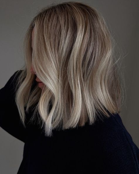 Hairstyles With Blonde Highlights, Bronde Lob, Platinum Balayage, Blonde Highlights Ideas, Most Beautiful Hairstyles, Pale Blonde Hair, Copper Blonde Hair Color, Colors For 2024, Natural Brown Hair