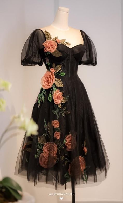 Flower Inspired Dress, Eccentric Dress, Cool Dresses, Fancy Dresses, Stylish Dresses, Gorgeous Dresses, Pretty Dresses, Classy Outfits, Elegant Dresses