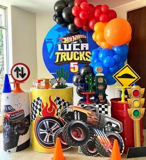 Monster Truck Theme Birthday Party, Monster Truck Party Decorations, Compleanno A Tema Hot Wheels, Festa Monster Truck, Hot Wheels Themed Birthday Party, Birthday Party Paper Decorations, Monster Jam Birthday Party, Blaze Birthday Party, Monster Jam Birthday