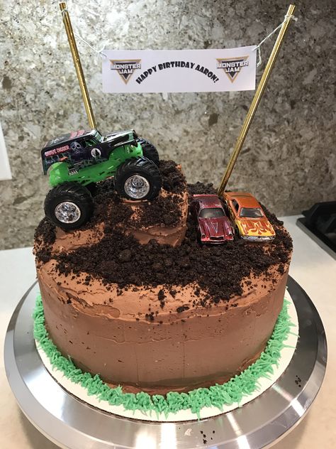 Monster Truck Cake Easy, Diy Monster Jam Cake, Small Monster Truck Cake, Monster Truck Dirt Cake, Easy Monster Truck Cake, Diy Monster Truck Cake, Monster Truck Cakes For Boys, Truck Birthday Cake Ideas, Monster Trucks Cake