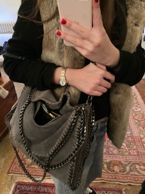 Falabella Bag Aesthetic, Stella Mccartney Falabella Outfit, Stella Mccartney Aesthetic, Stella Mccartney Bag Outfit, Falabella Bag Outfit, Falabella Bag, Uni Bag, Stella Mccartney Falabella, Bag Outfit