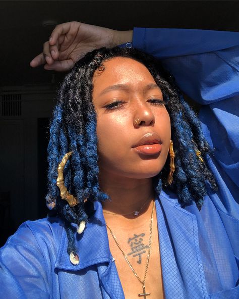 Poetree🌳the Feminist on Instagram: “💙 anything blue” Dark Blue Dreads Black Women, Blue Tip Locs, Midnight Blue Locs Black Women, Blue Dreads Black Women, Midnight Blue Locs, Coloring Locs, Loc Dye, Sisterloc Styles, Blue Locs