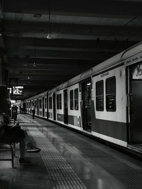 Churchgate Mumbai Aesthetic, Mumbai Street Photography, Churchgate Mumbai, Mumbai Train, Mumbai Aesthetic, Poster Elements, Mumbai Metro, Mumbai Photography, Dr Ambedkar Hd Wallpaper New